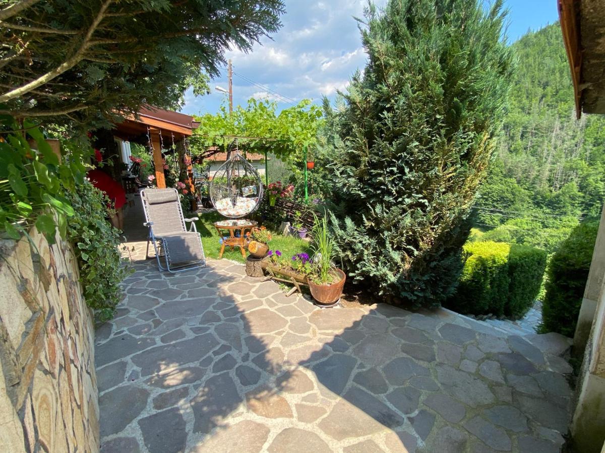 Къща За Гости Хаджиевата Къща Smoljan Exterior foto
