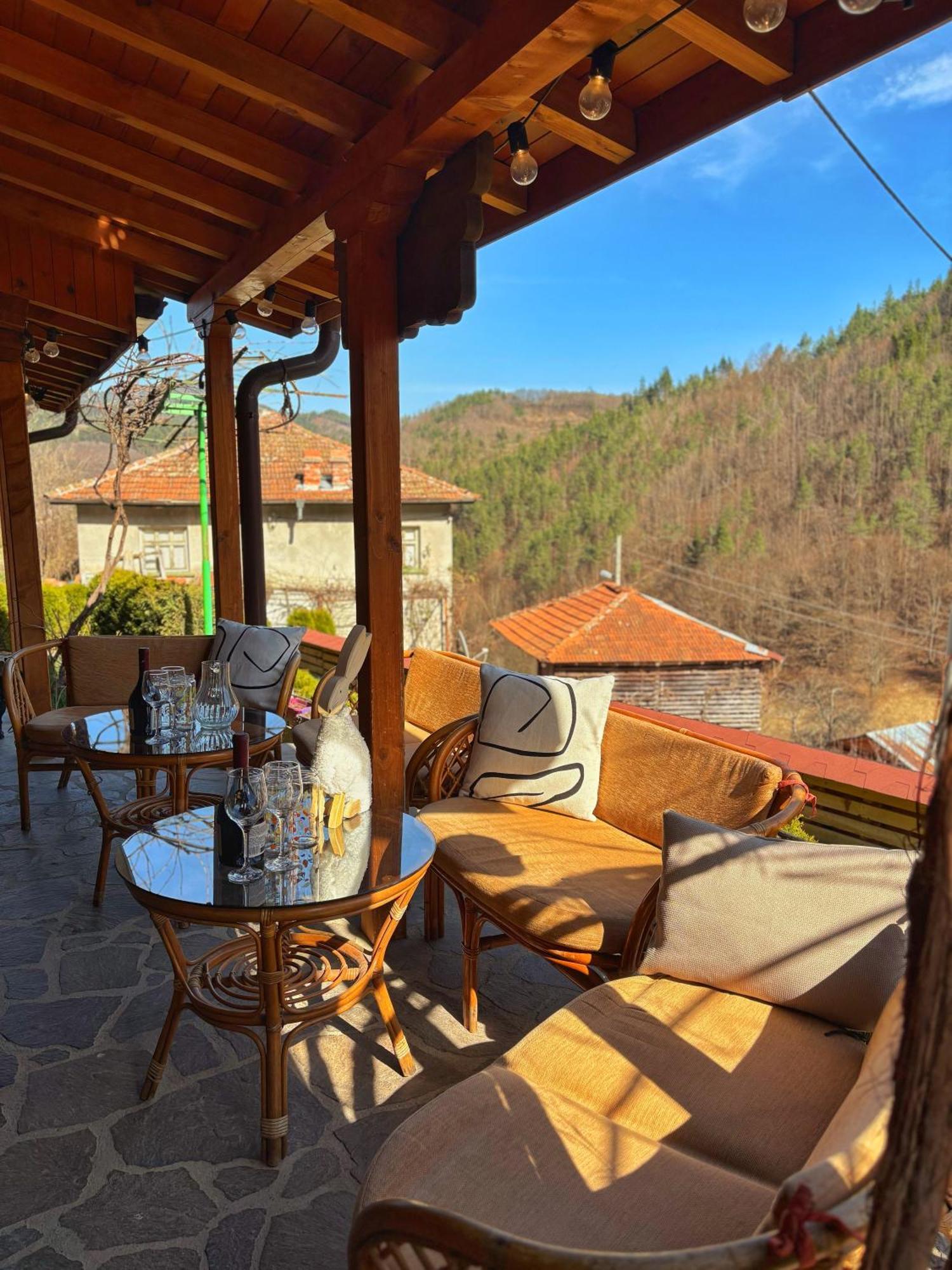 Къща За Гости Хаджиевата Къща Smoljan Exterior foto