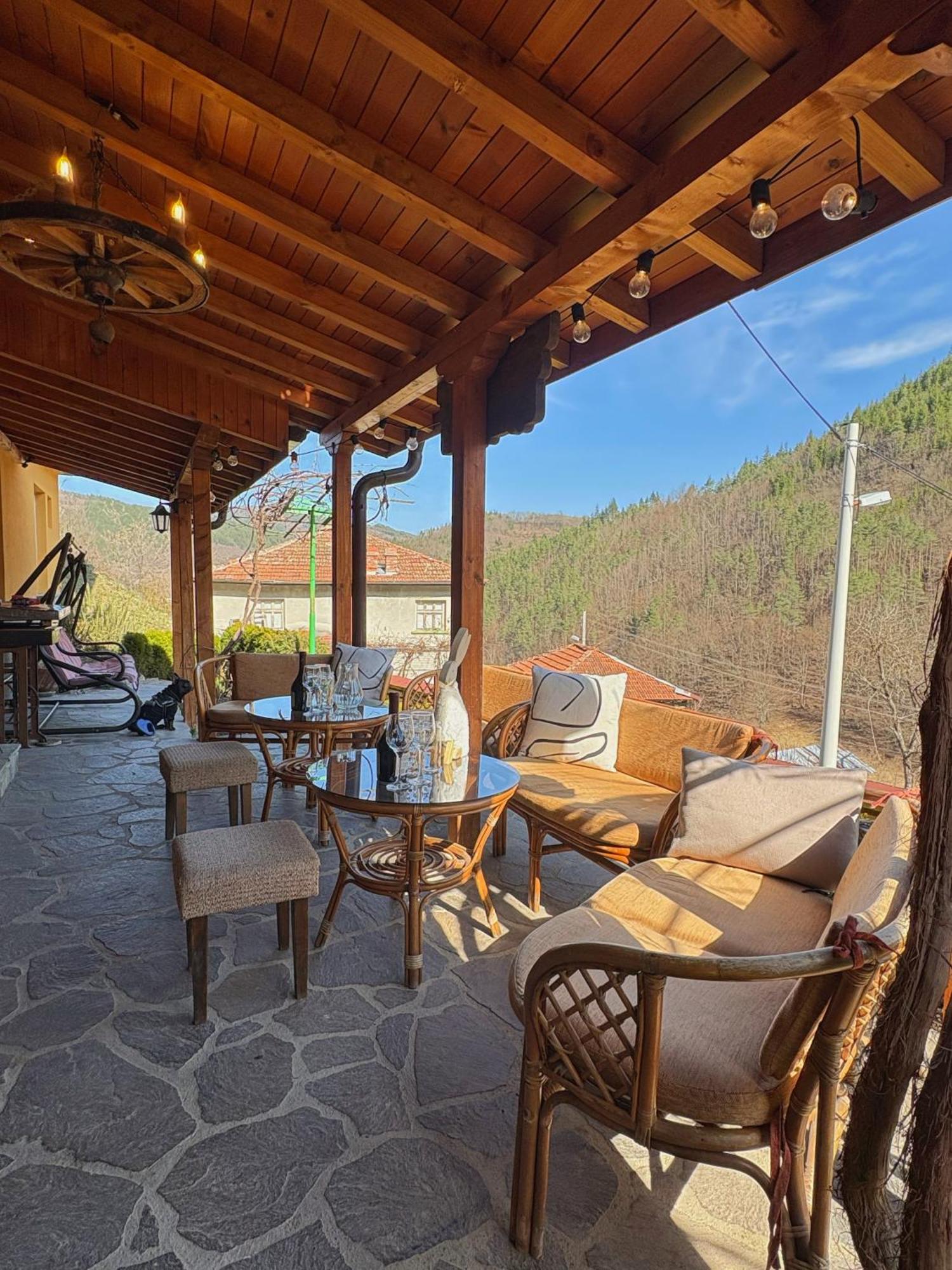 Къща За Гости Хаджиевата Къща Smoljan Exterior foto